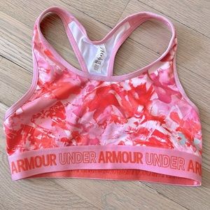 UNDER ARMOUR Girls Active Bra. Color: lipstick. Size: M (10/12).